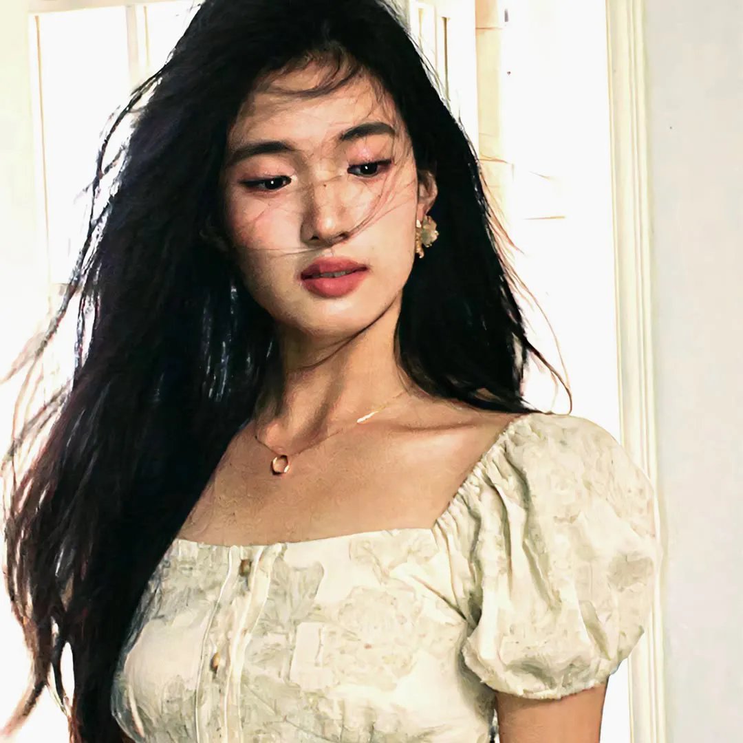 她爱他